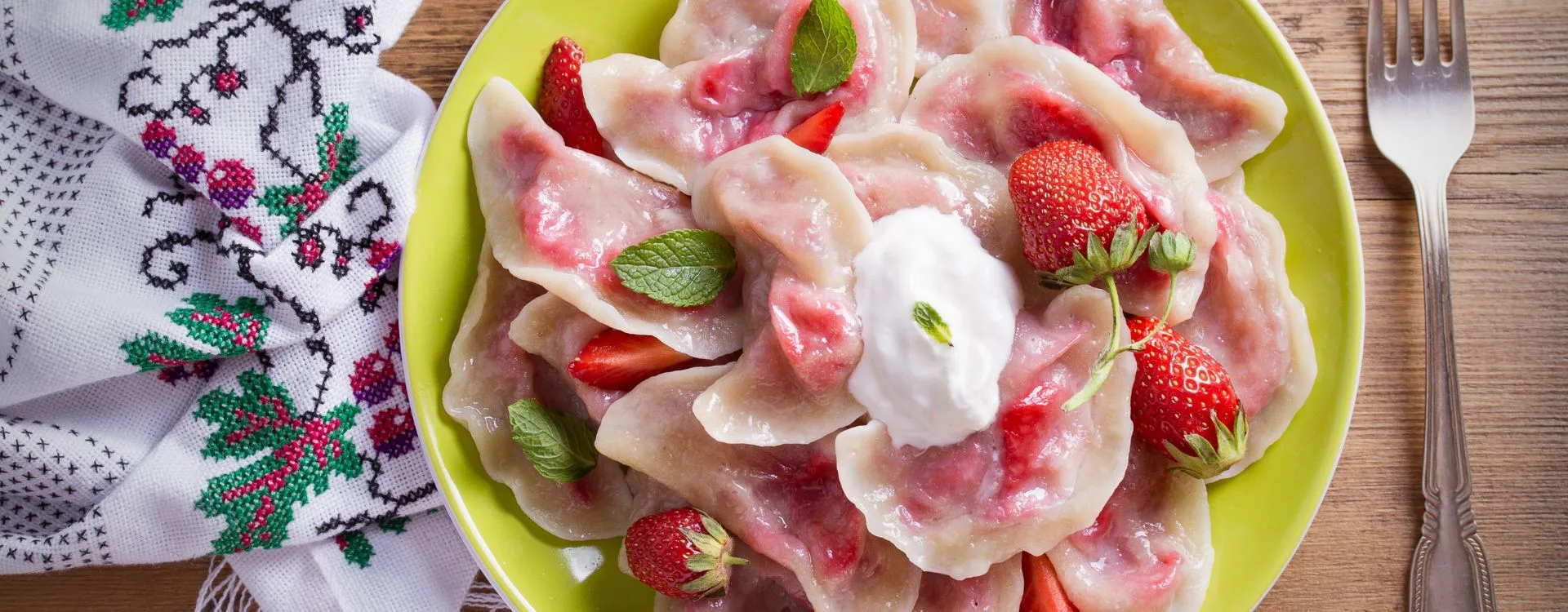 Pierogi z serem i truskawkami
